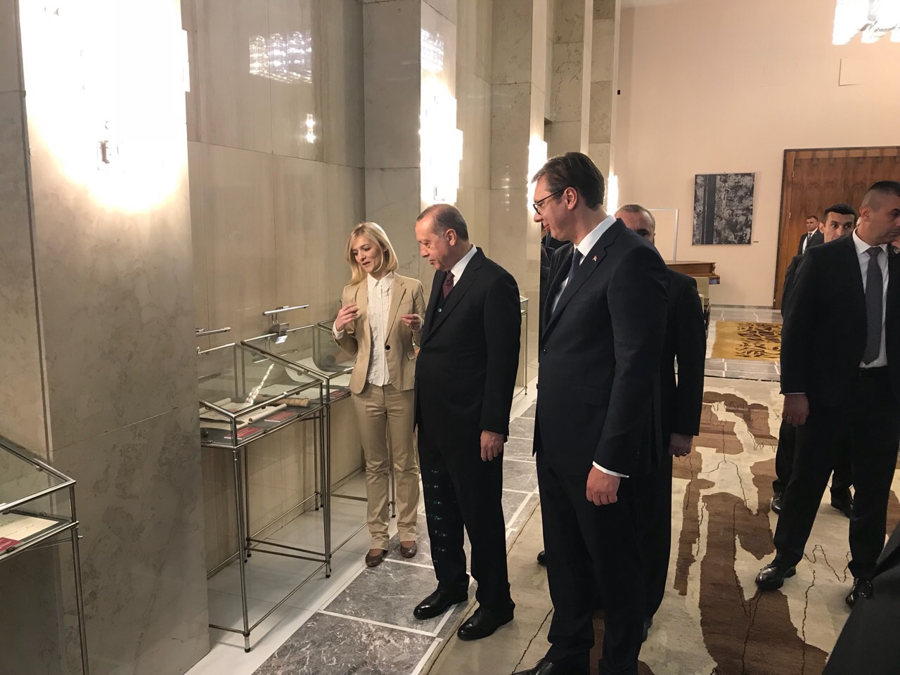 Председник Вучић и председник Републике Турске Реџеп Ердоган на изложби „Из османске ризнице Архива Србије“